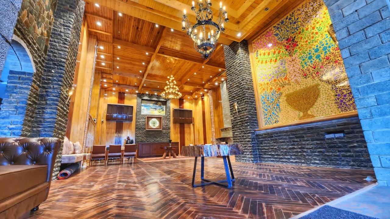 The Walnut Creek Pahalgam Hotel Ngoại thất bức ảnh