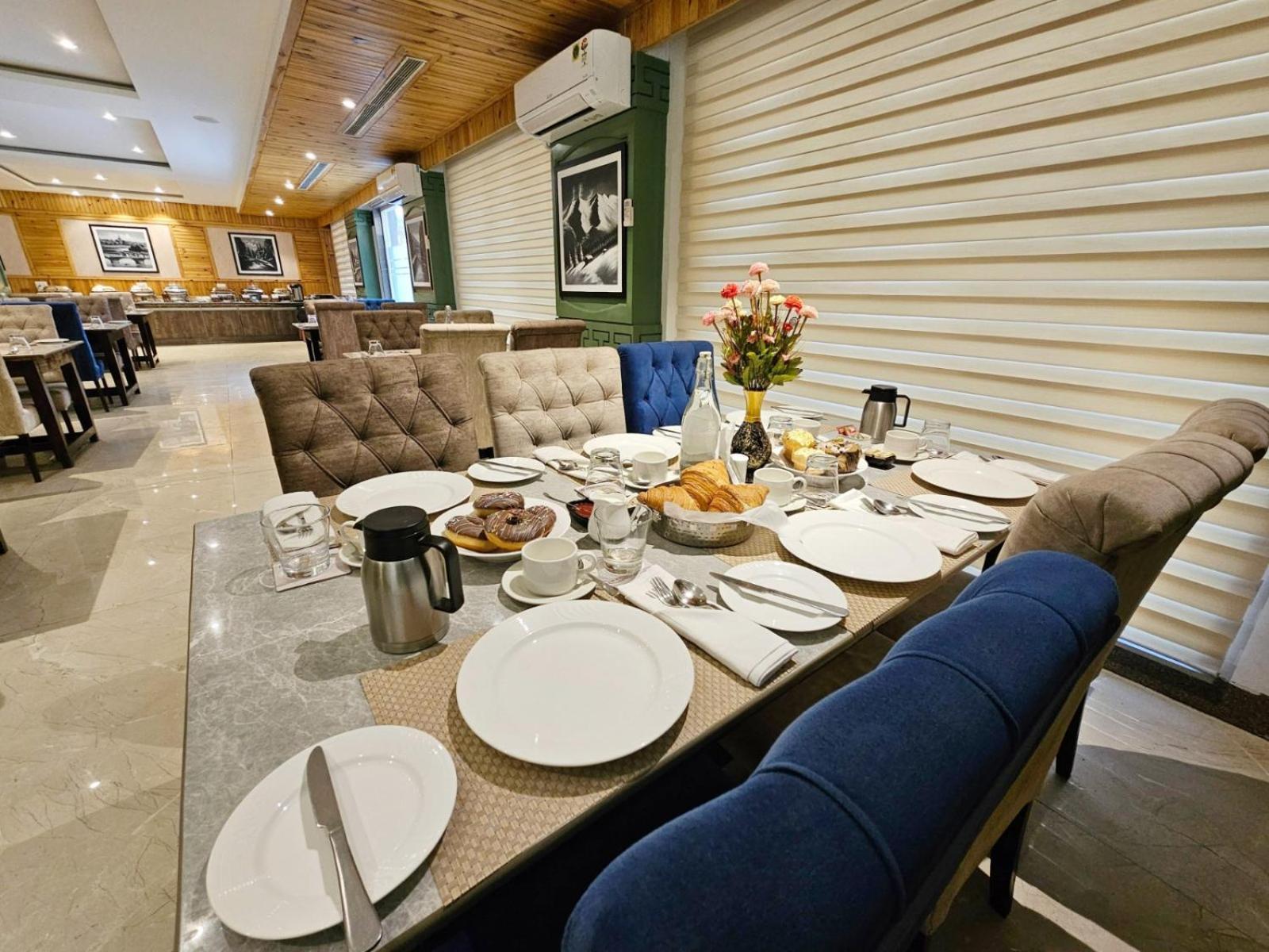 The Walnut Creek Pahalgam Hotel Ngoại thất bức ảnh